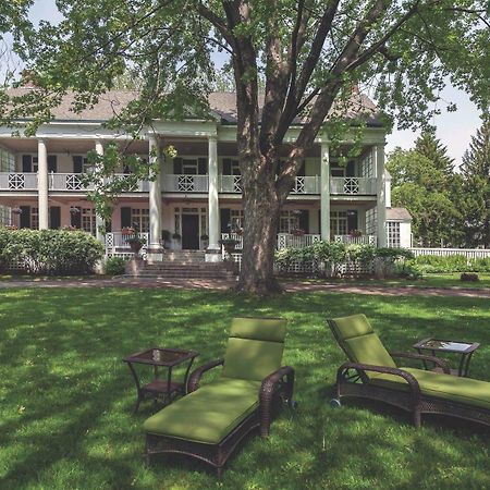 Montrose Inn ベルビル エクステリア 写真