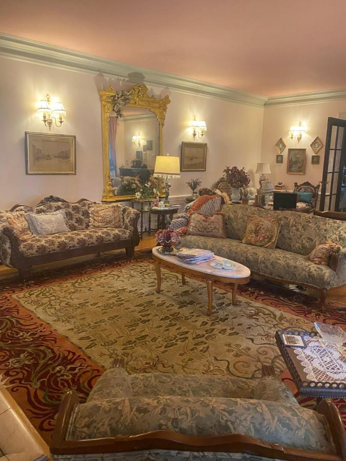 Montrose Inn ベルビル エクステリア 写真