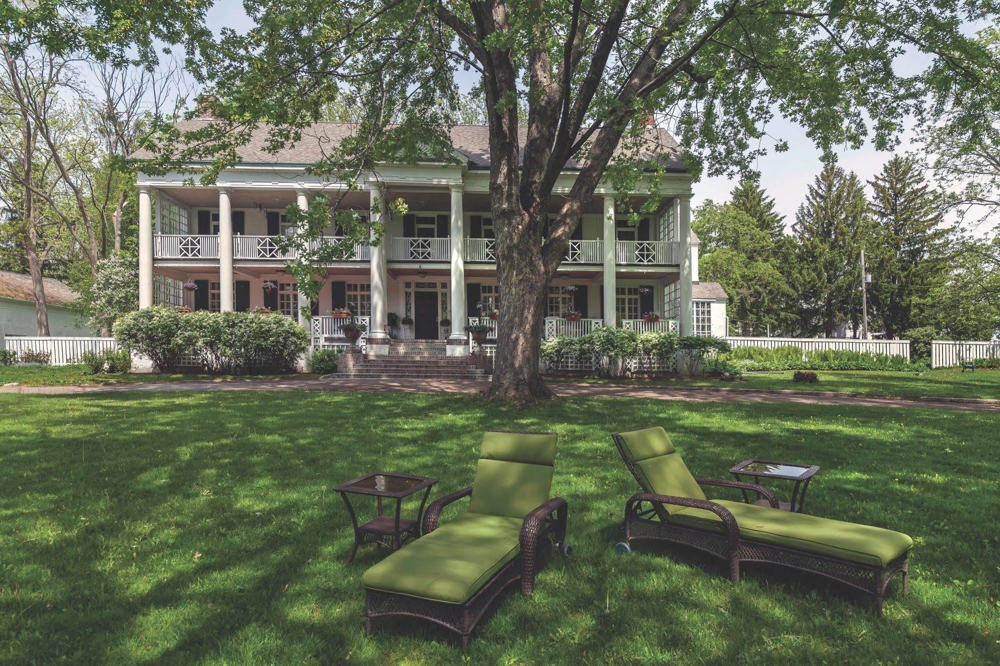 Montrose Inn ベルビル エクステリア 写真